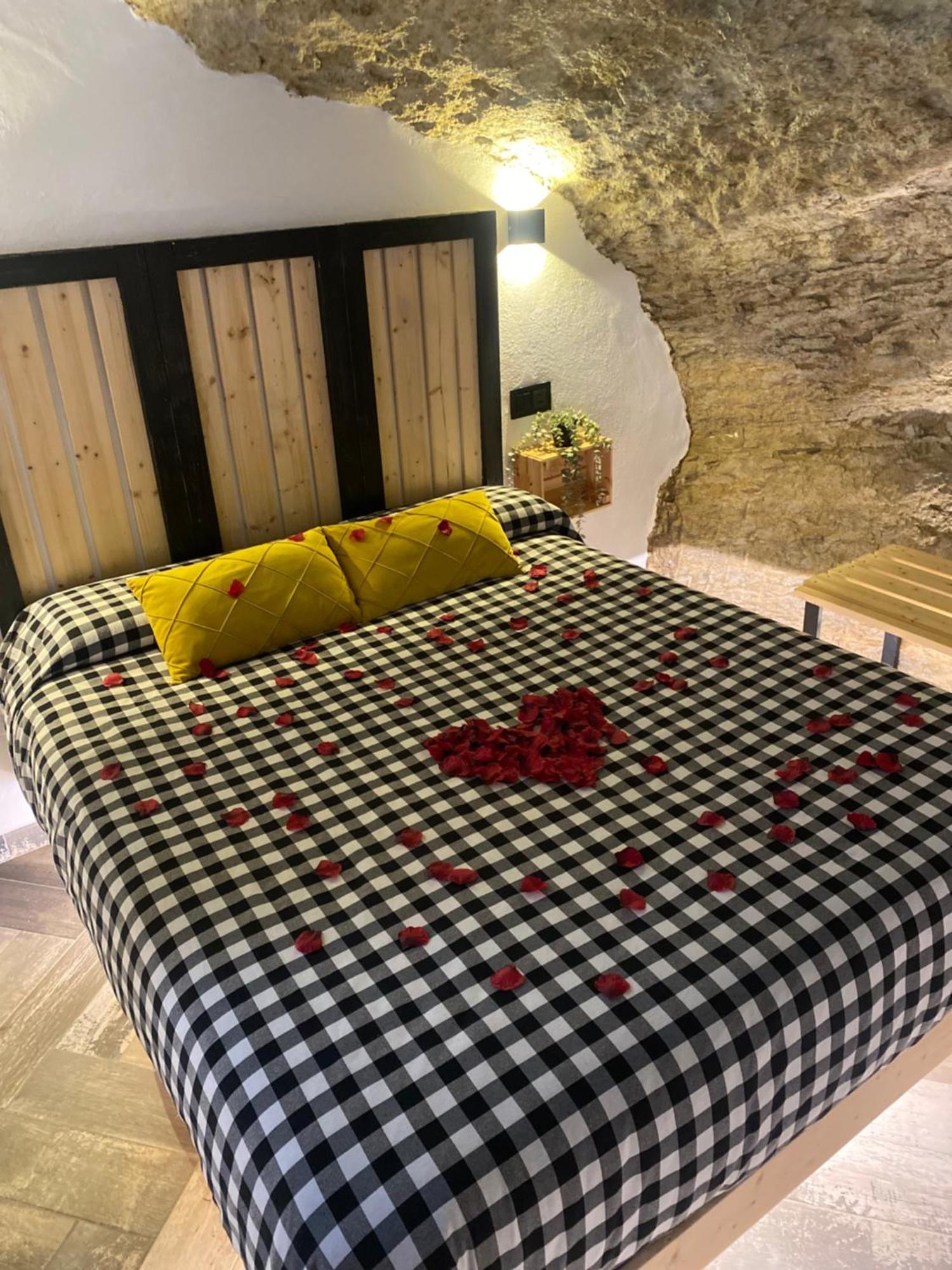 Casa Rural Bajo La Alcazaba Setenil De Las Bodegas Екстер'єр фото